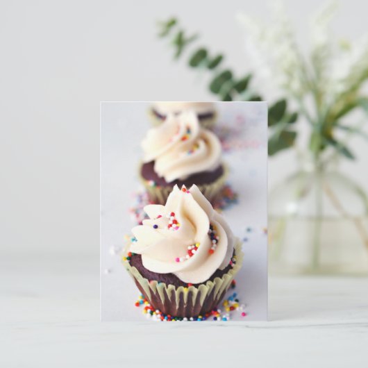 Sprinkle Cupcakes Postkarte (Stehend Vorderseite)