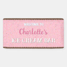 Sprinklen und rosa Eiscreme