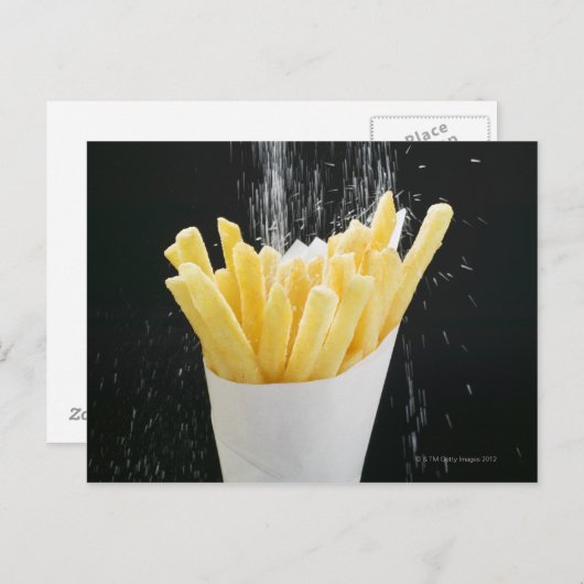 Sprinklensalz auf Pommes frites in Papierzapfen Postkarte (Vorne/Hinten)
