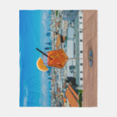 Spritz Cocktail auf einem Tisch mit Blick auf Mail Fleecedecke (Vorderseite)