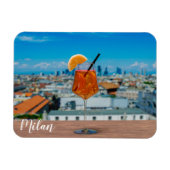 Spritz Cocktail auf einem Tisch mit Blick auf Mail Magnet (Horizontal)