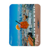 Spritz Cocktail auf einem Tisch mit Blick auf Mail Magnet (Vertikal)