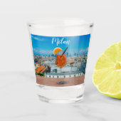 Spritz Cocktail auf einem Tisch mit Blick auf Mail Schnapsglas (Vorderseite)