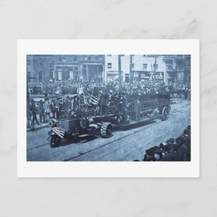 Spritzenfahrzeug auf Parade - Vintage Postkarte