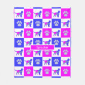 Sprocker Spaniel Dog & Paw Print Hot Pink und Blue Fleecedecke (Vorderseite)