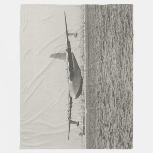 SPRUCE GOOSE FLEECEDECKE (Vorderseite)