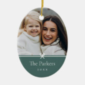 Spruce Green | Einfaches Minimal Bow-Foto Keramik Ornament (Vorne)