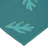 Spruce Twigs - Scent of a Green Forest Tischdecke (Schrägansicht)