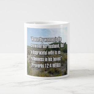 Sprüche 12:4 WEBU Tasse