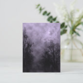 Spuk Halloween Violet Mist Sky mit Ravens Postkarte (Stehend Vorderseite)