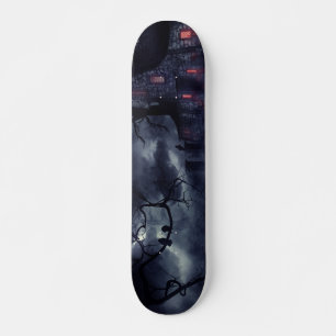 Spuk Haus und Krähen Skateboard