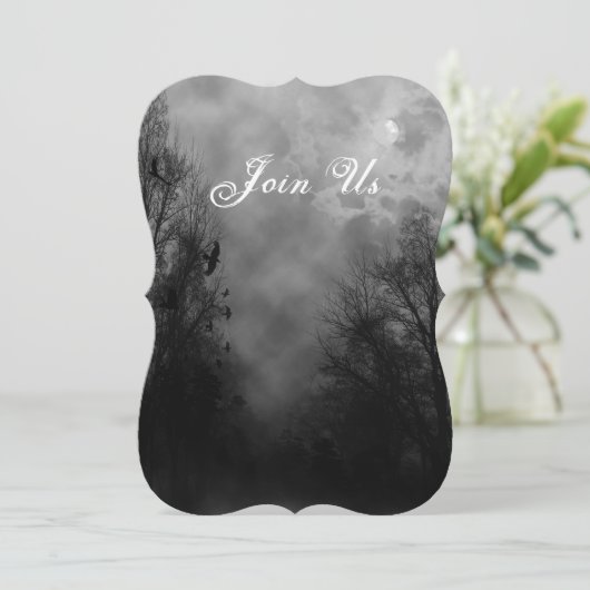 Spuk Himmel mit Raven Custom Halloween Einladung (Stehend Vorderseite)