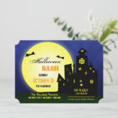 Spuk Schloss Halloween Bash| Fledermäuse| Mond Einladung (Stehend Vorderseite)