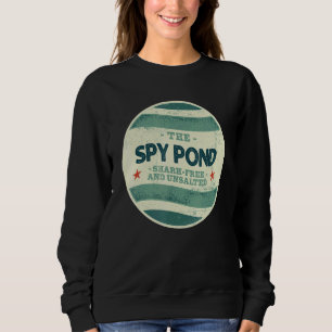 Spy Pond Shark kostenloses und ungesalzenes Campin Sweatshirt