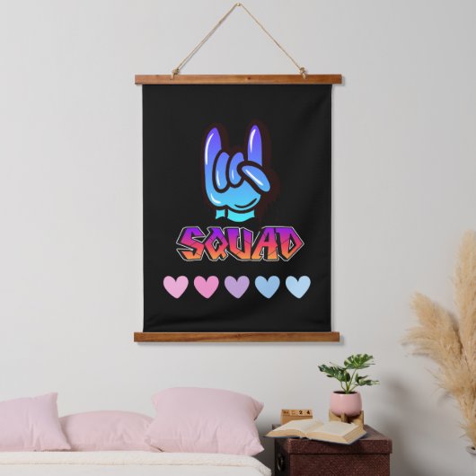 Squad Typografie Wandteppich Mit Holzrahmen (Schlafzimmer)