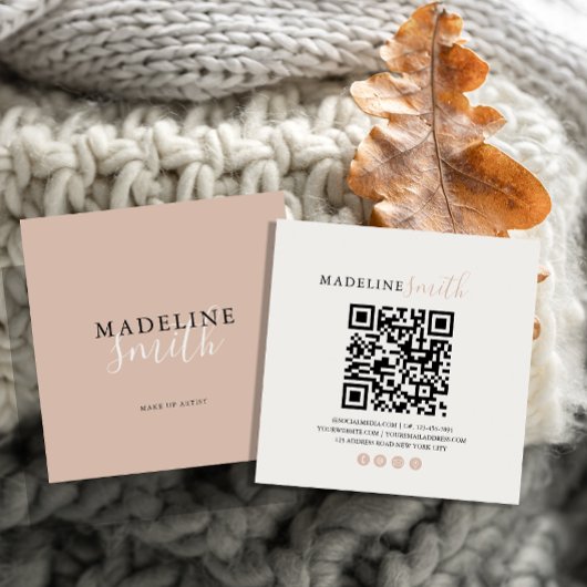 Square Boho Beige Script QR code Quadratische Visitenkarte