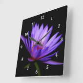 Square Clock, Dunkle Seite der Lila Wasserlilie Quadratische Wanduhr (Winkel)