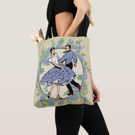 Square Dancing Couple in Blau mit Blume Tasche (Von Nahem)