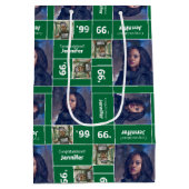 Square Foto Abschluss Class Year Green Mittlere Geschenktüte (Rückseite)