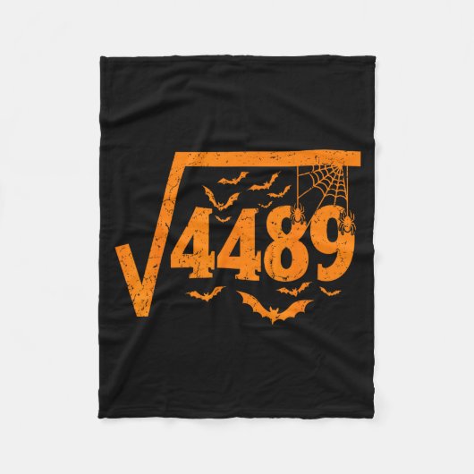Square Root 4489 Funny Halloween Meme 67 Math Teac Fleecedecke (Vorderseite)