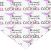 SQUARE TABLECLOTH - Mami braucht einen COCKTAIL! Tischdecke (Schrägansicht)