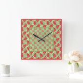 Square Wall Clock: Rote Drachen auf Green Gingham Quadratische Wanduhr (Zuhause)
