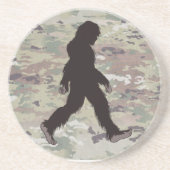Squatchin sieht zwei Bigfoot Getränkeuntersetzer (Vorne)