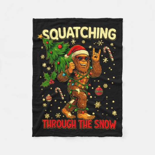 Squatching Through The Snow Funny Bigfoot Xmas Lig Fleecedecke (Vorderseite)