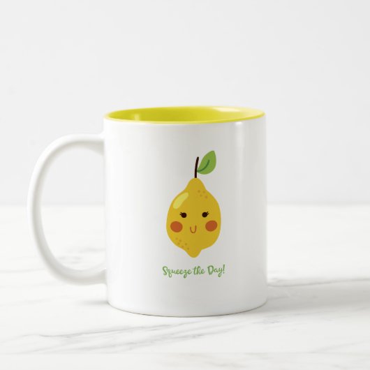 Squeeze the Day Punny Lemon Zweifarbige Tasse (Links)