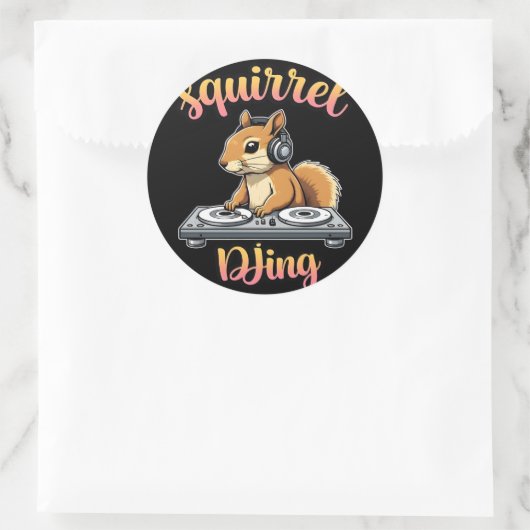 Squirrel DJ Party Vibes Funny Retro DJ Mug Runder Aufkleber (Tasche)