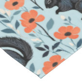 Squirrel Spring Flowers Art Tischdecke (Schrägansicht)