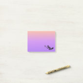 Squirrel Tennis Player auf rosa und Lila Post-it Klebezettel (Auf Schreibtisch)