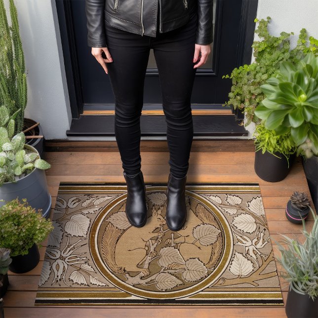 Squirrels Art Deco Burnt Sand Brown Walter Crane Fußmatte (Von Creator hochgeladen)