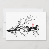 Squrrels mit roten Herzen auf Baumzweig (Vorderseite)