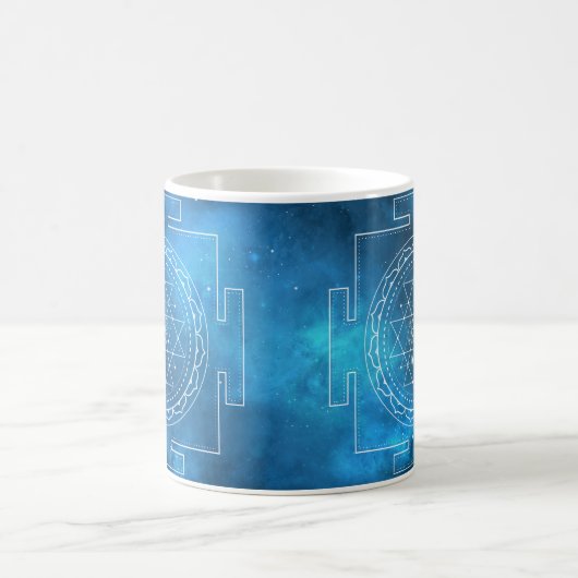 Sri Yantra Indigo Sacred Geometry Tasse (Mittel)