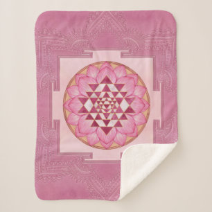 Sri Yantra / Sri Chakra in Lotus Sherpadecke