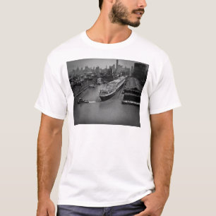 SS Vereinigte Staaten am Pier in New York City T-Shirt
