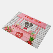 St. Bernard Dog Valentine's Day Kissing Booth Fußmatte (Schrägansicht)