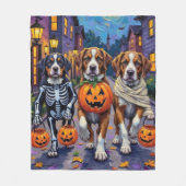 St.-Bernhard-Hunde in Halloween-Kostümen Fleecedecke (Vorderseite)