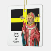 St. David of Wales (P 001), Seine Flagge und Leeks Keramikornament (Links)