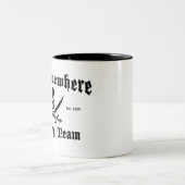 St. Irgendwo trinkende Team-Tasse Zweifarbige Tasse (Mittel)