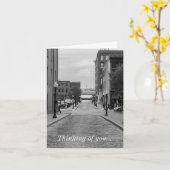 St Louis Alley Grayscale Denken Sie an Ihre Karte (Gelbe Blume)