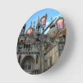 St. Marks and Lamp, Venice, Italy Runde Wanduhr (Winkel)