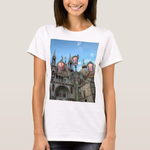 St. Marks und Lampe, Venedig, Italien T-Shirt