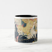 St Michael und seine Engel, die den Drachen Zweifarbige Tasse (Mittel)