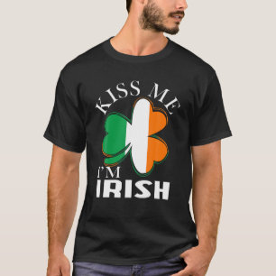St Patrick Day Funny Kiss Me Ich bin Lettisch Clov T-Shirt
