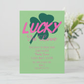 St Patrick Day Lucky Pink Bridal Dusche Einladung (Stehend Vorderseite)
