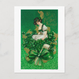St. Patrick Day Souvenir Frau auf Clover Scene Postkarte