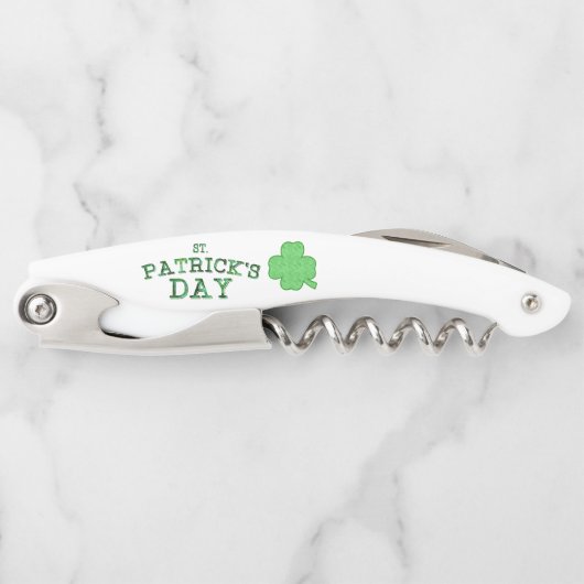 St. Patrick Day Text and Clover Kellnermesser (Vorderseite)