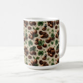 St. Patrick’s Day Coffee & Shamrock Pattern Kaffeetasse (VorderseiteRechts)